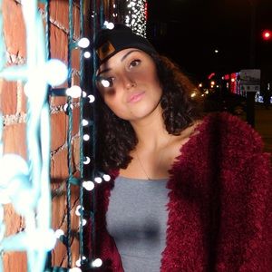 Meet your Posher, Chloe